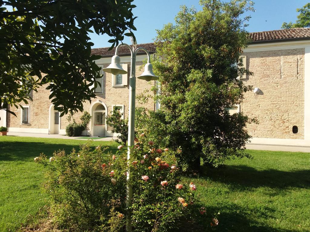 Relais Villa Roncuzzi Russi Екстер'єр фото